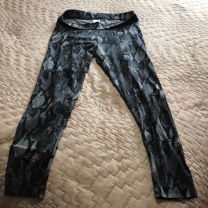 Pink snake print legging.